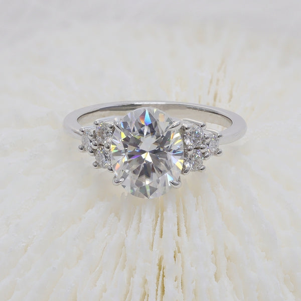 R00118-3CT 8*10mm Oval Cut Moissanite Ring