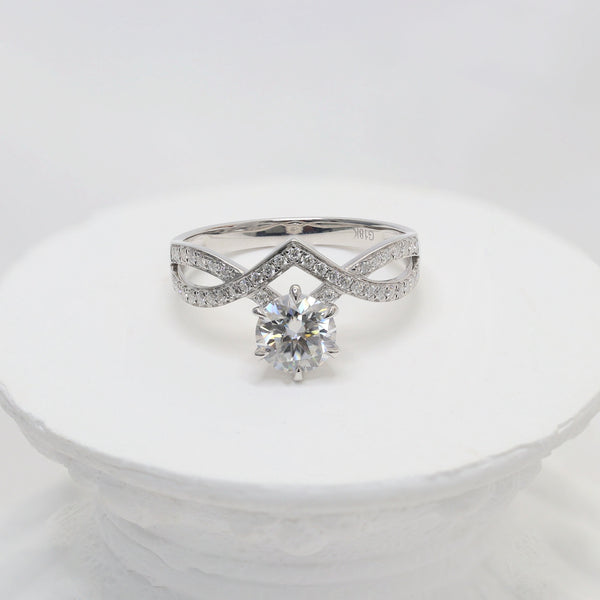 R00206-0.8ct Round Brilliant Cut Moissanite Ring