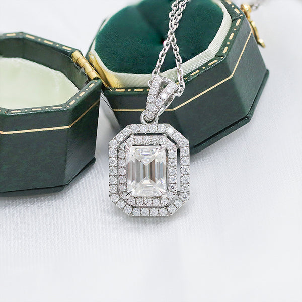 N053- 3ct Emerald Center Moissanite Pendant Necklace