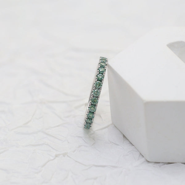 R0084-2MM Green Round Moissanite Ring Band