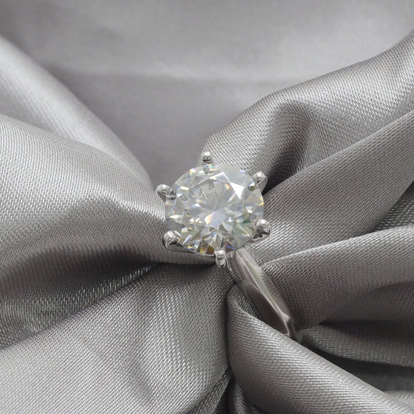 R00114-3CT Light Gray Round Moissanite Ring