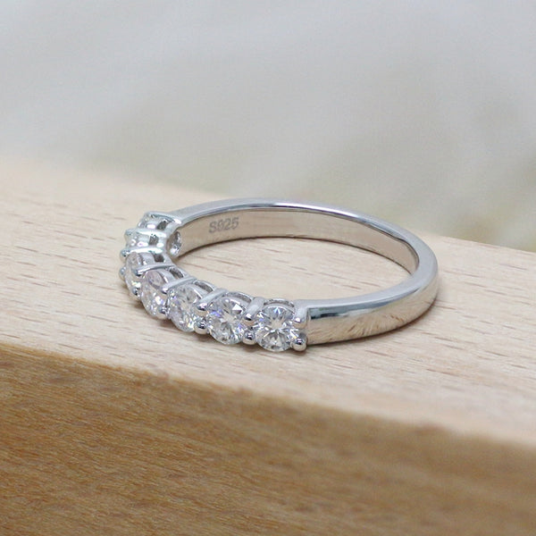 R00149-3mm 7 Stones Round Moissanite Ring Band