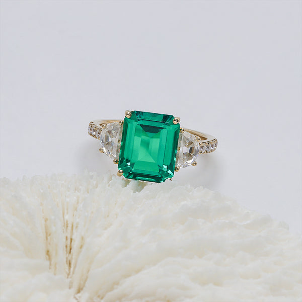 R00403-9x11mm Lab Grown Emerald&Moissanite RIng