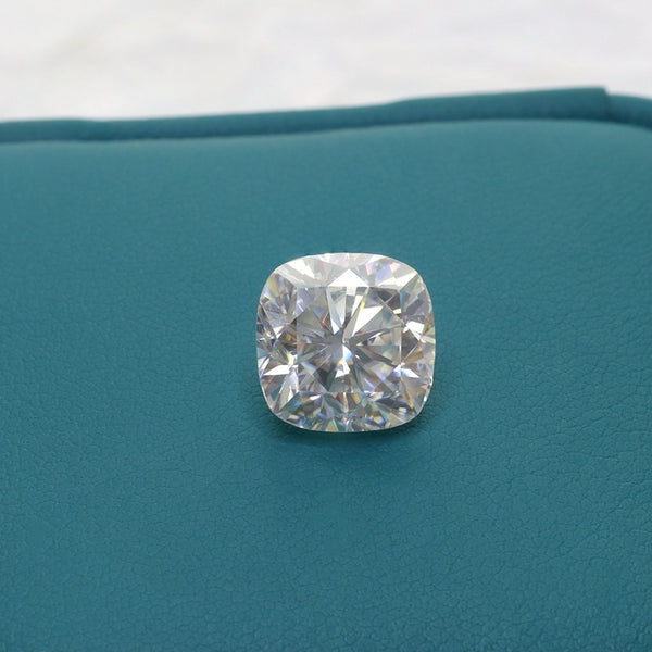 L009-Wholesale White DE Moissanite Cushion Cut Loose Stones Price By PCS