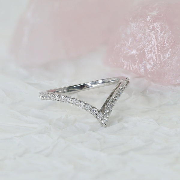 R0074-"V" Moissanite Ring Band