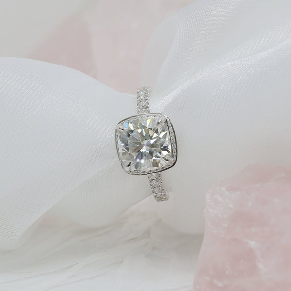 R00104-2.5CT Cushion Cut Moissanite Ring