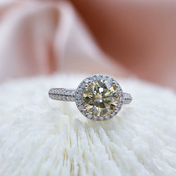 R00176-3CT Champagne Round Center Moissanite Ring