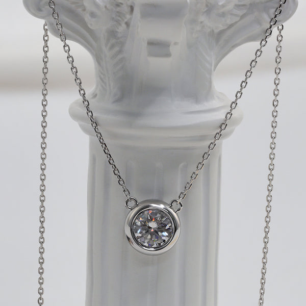 N056-1ct Round Moissanite Pendant Necklace