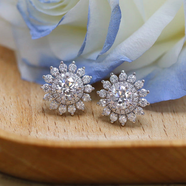 Center 1CT+1CT White Round Moissanite Flower Earring Studs