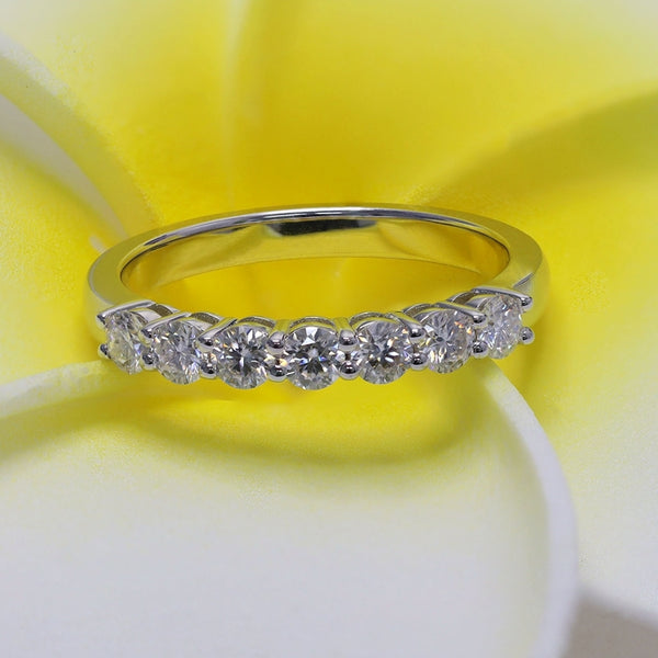 R00102-3mm 7 Stones Round Moissanite Ring Band